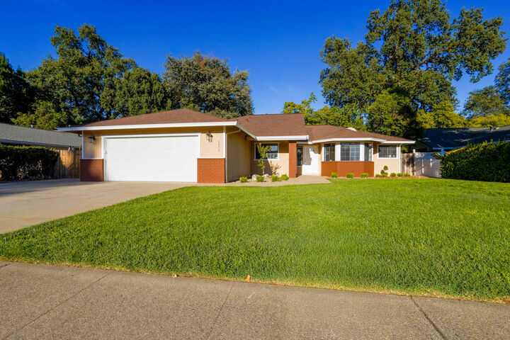 Property Photo: 5875 Farm House Lane CA 96001