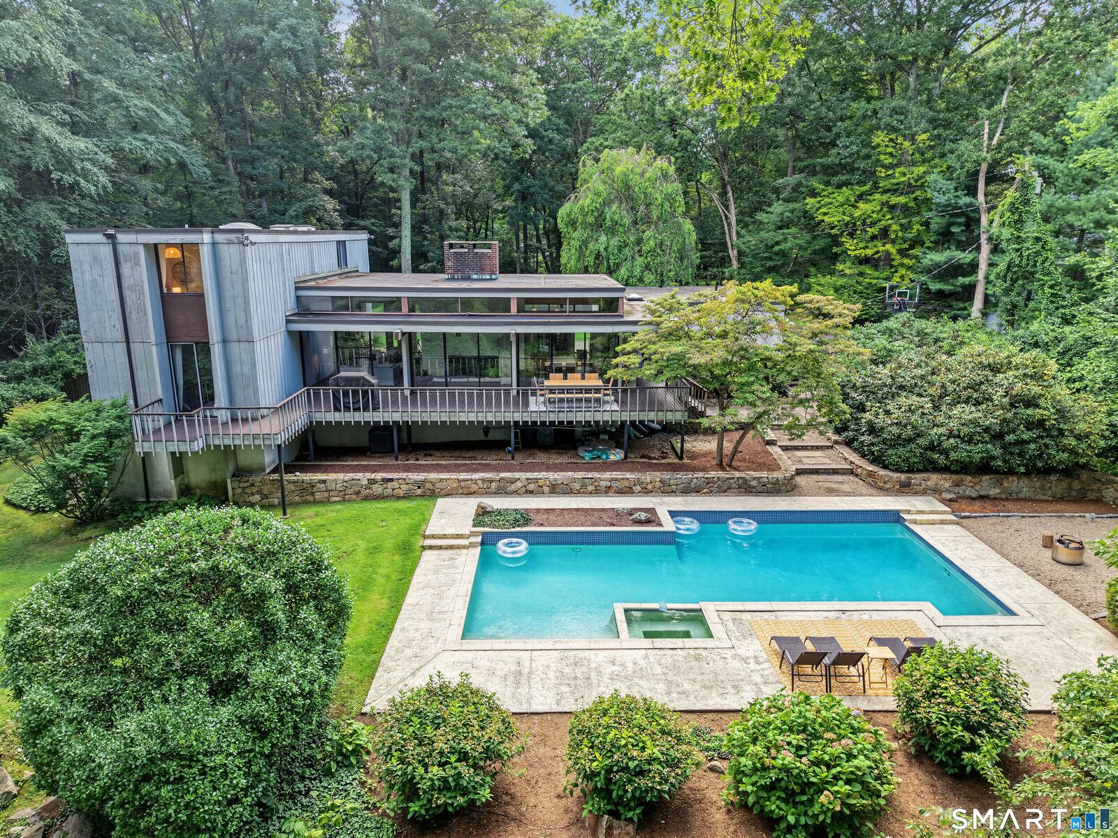 Property Photo:  9 Autumn Ridge Road  CT 06883 