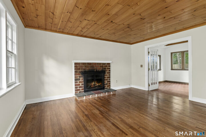 Property Photo:  27 Woodland Way  CT 06877 