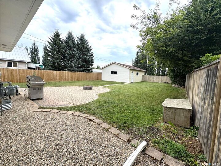 Property Photo: 435 2nd Avenue SK S0K 0C0