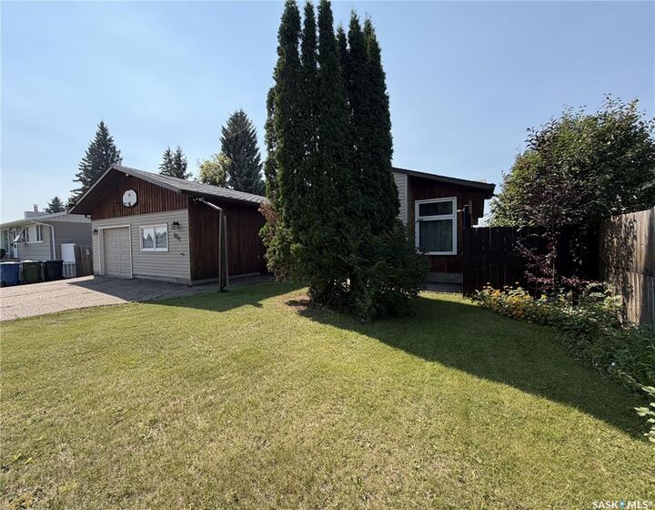 1801 Centennial Crescent — photo 1