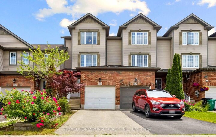 222 Sophia Crescent — photo 1