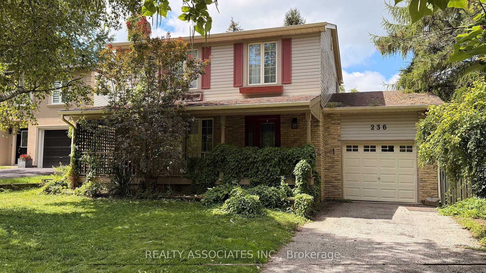 Property Photo:  236 Hibiscus Court  ON L3Y 5K9 