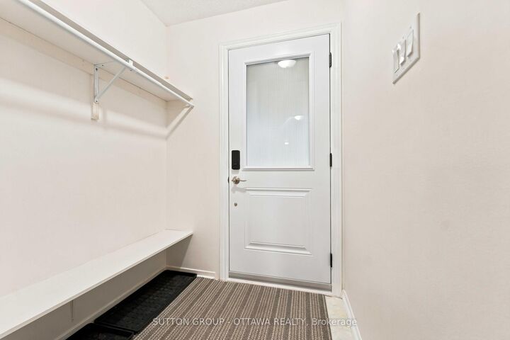 Property Photo: 66 Fieldgate Drive ON K2J 1T9