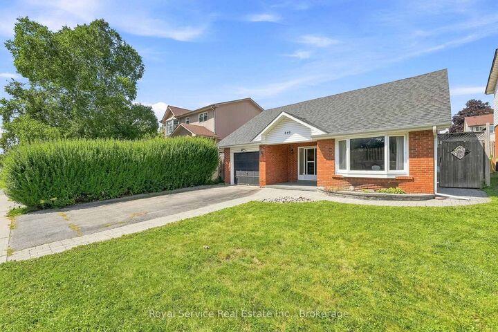 Property Photo: 640 Hillcroft Street ON L1G 7K6