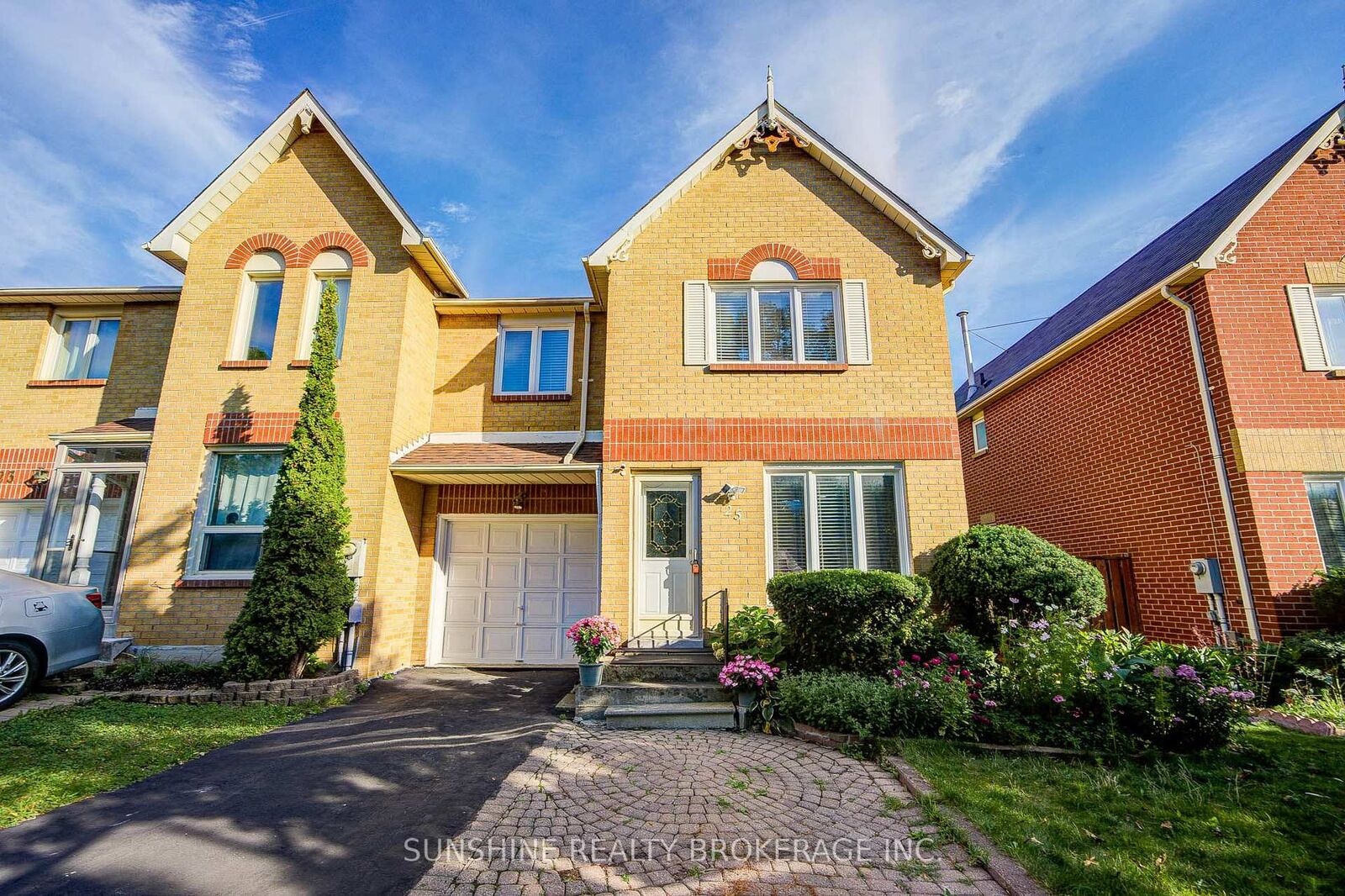 Property Photo: 25 Rachel Crescent ON L6C 1R5