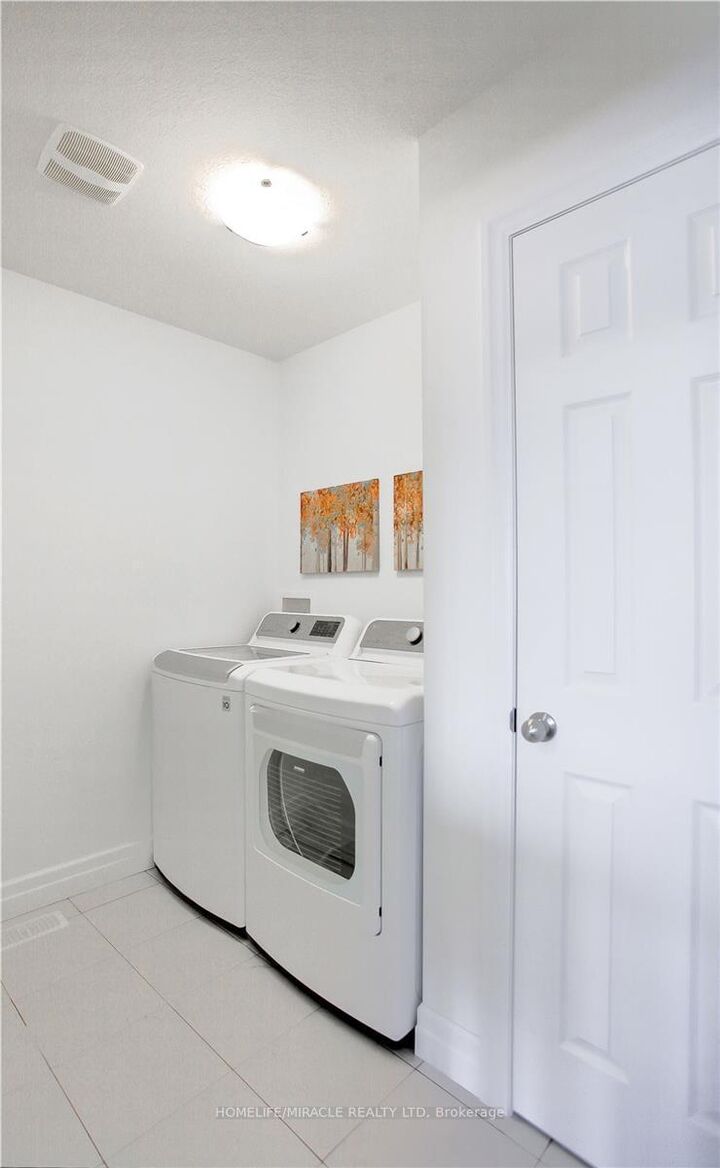 Property Photo: 99 Saddlebrook Court ON N2R 0P6