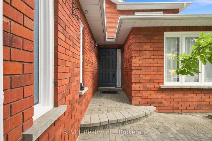 Property Photo: 28 Falstaff Crescent ON L1R 1W3