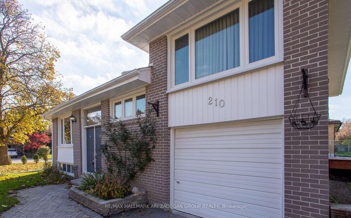 Property Photo: 210 Harrygan Crescent ON L4C 4J1