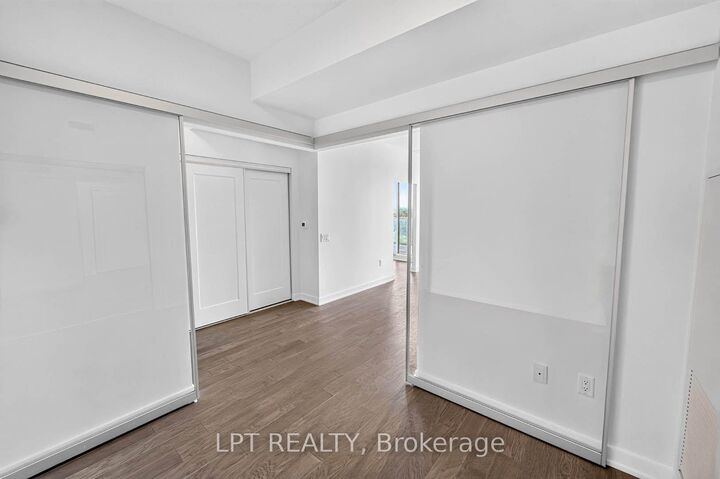 Property Photo:  20 O'Neill Road 536  ON M3C 0R2 