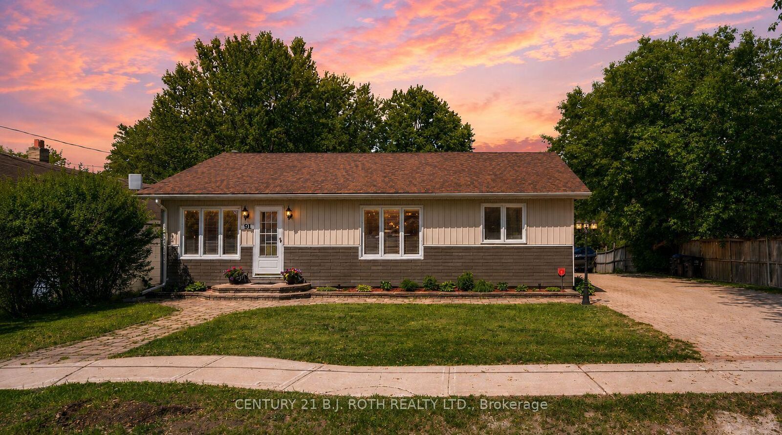 Property Photo: 91 Elm Street ON L0M 1B0