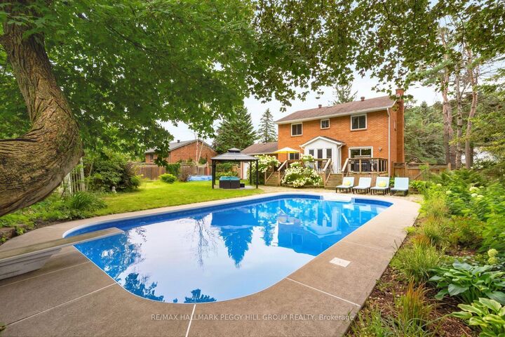 Property Photo: 10 Rosewood Avenue ON L9X 0P5