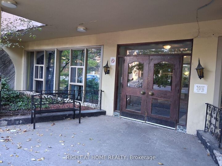 Property Photo: 191 St George Street 103 ON M5R 2M6