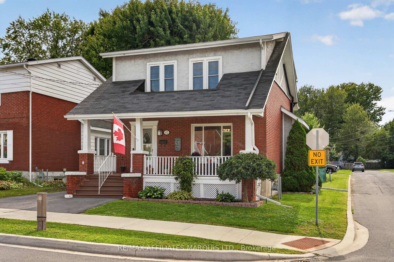 Property Photo:  412 York Street  ON K6J 3Z5 