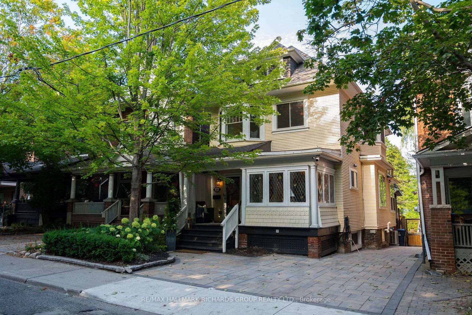Property Photo: 49 Lee Avenue ON M4E 2P1