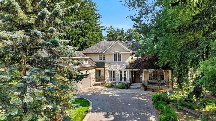 Property Photo: 1396 Crescent Road ON L5H 1P6