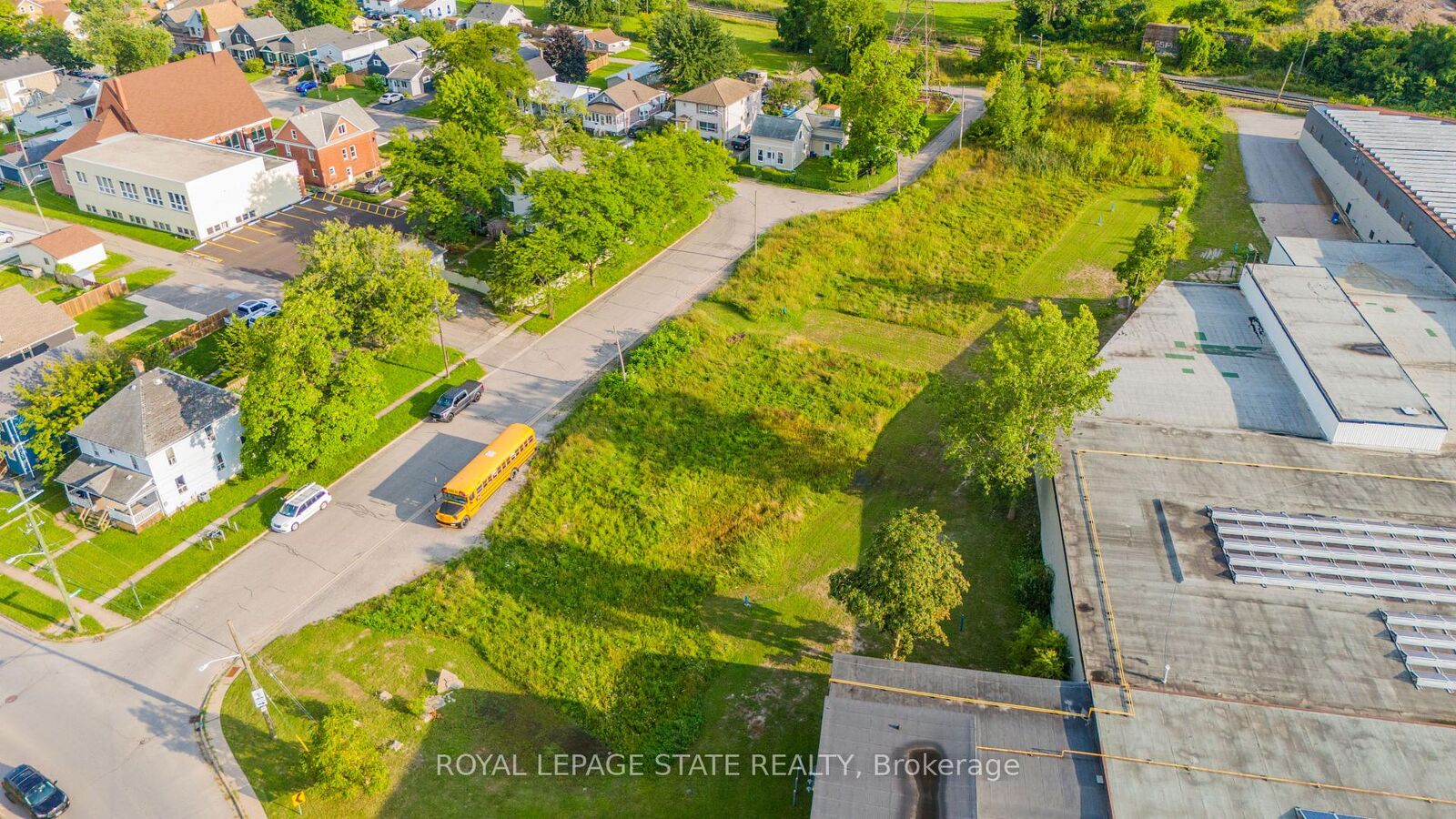 Property Photo:  41 Oakdale Avenue  ON L2P 2L3 