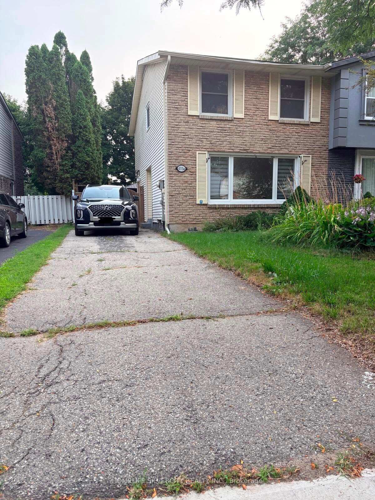 Property Photo:  433 Lee Avenue  ON N2K 2G4 
