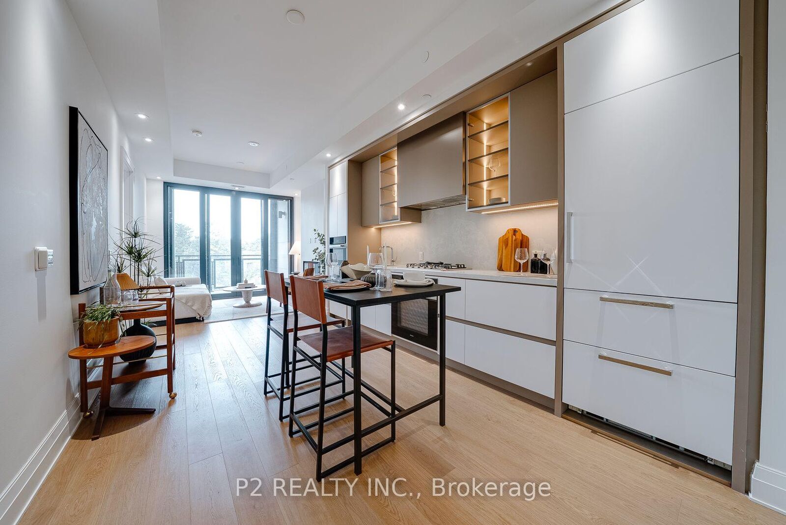 Property Photo: 2 Forest Hill Road 409 ON M4V 2L3
