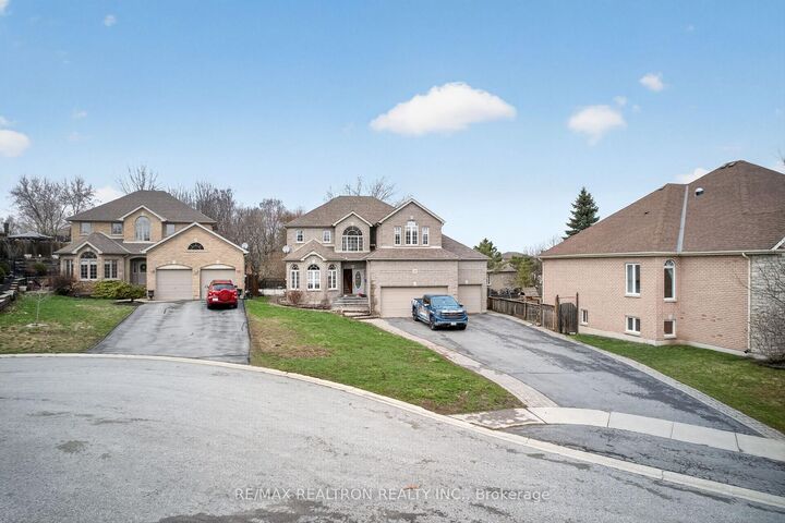 Property Photo: 20 Magnolia Court ON K8P 5M7