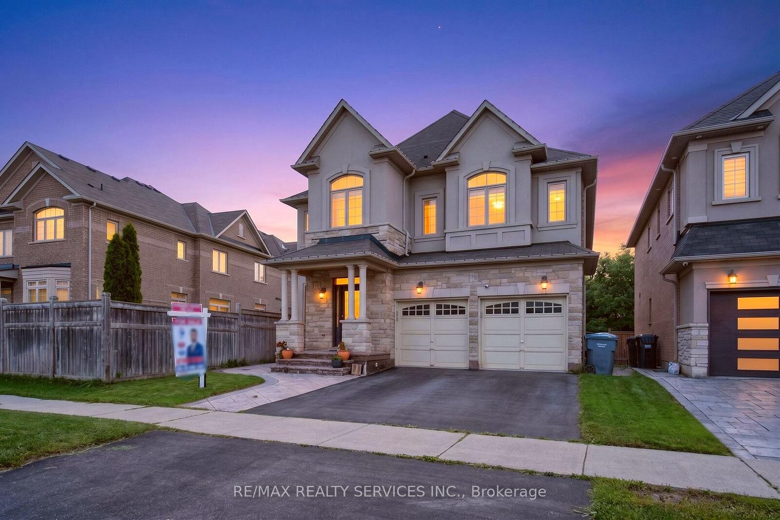 Property Photo: 15 Bonnie Braes Drive ON L6Y 0X5