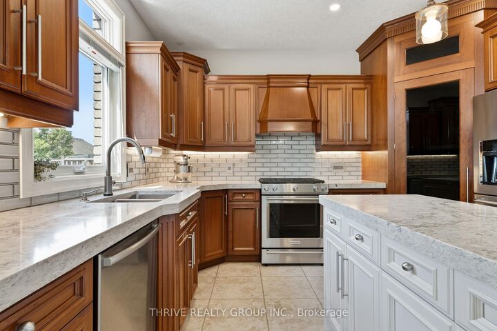 Property Photo: 944 Collins Drive ON N6K 4X6