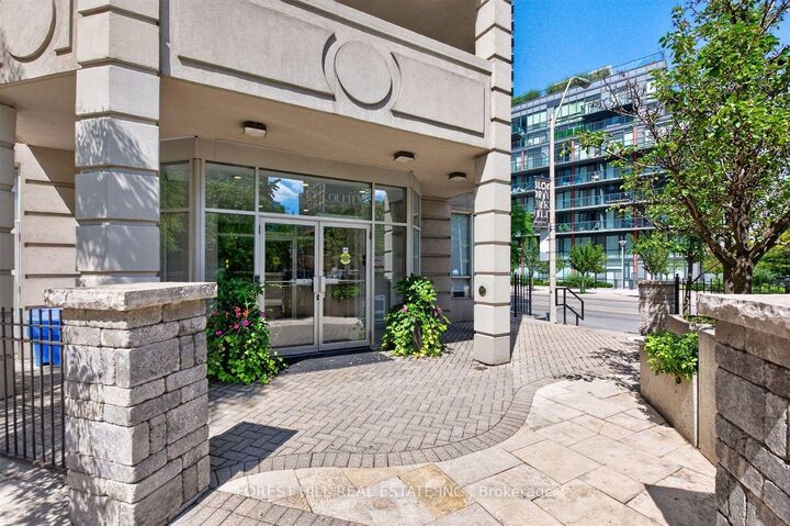 Property Photo: 20 Collier Street 903 ON M4W 3Y4