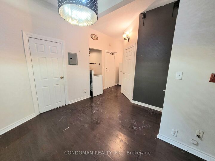 Property Photo:  135 John Street S 4  ON L8N 2C3 