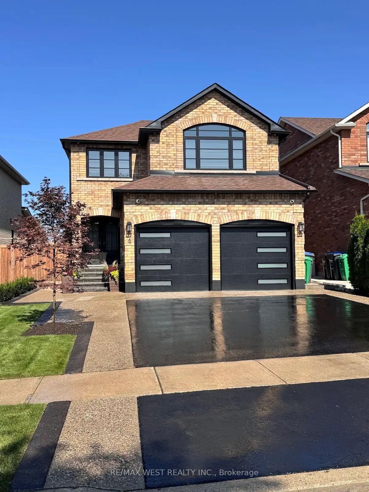 Property Photo: 4 Gray Park ON L7E 2N3
