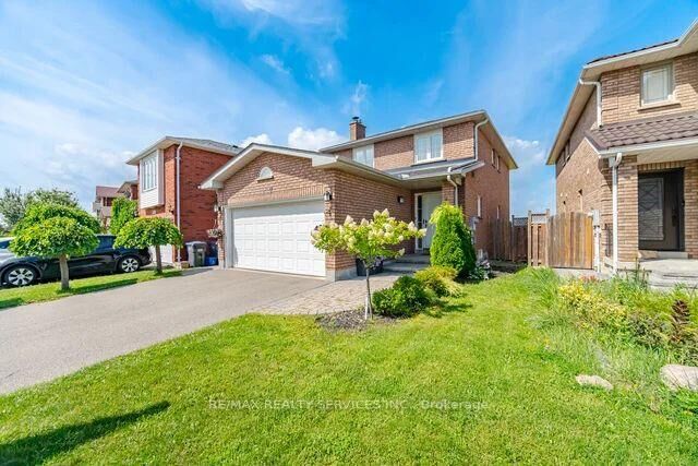 Property Photo: 1117 Sherwood Mills Boulevard ON L5V 1S8