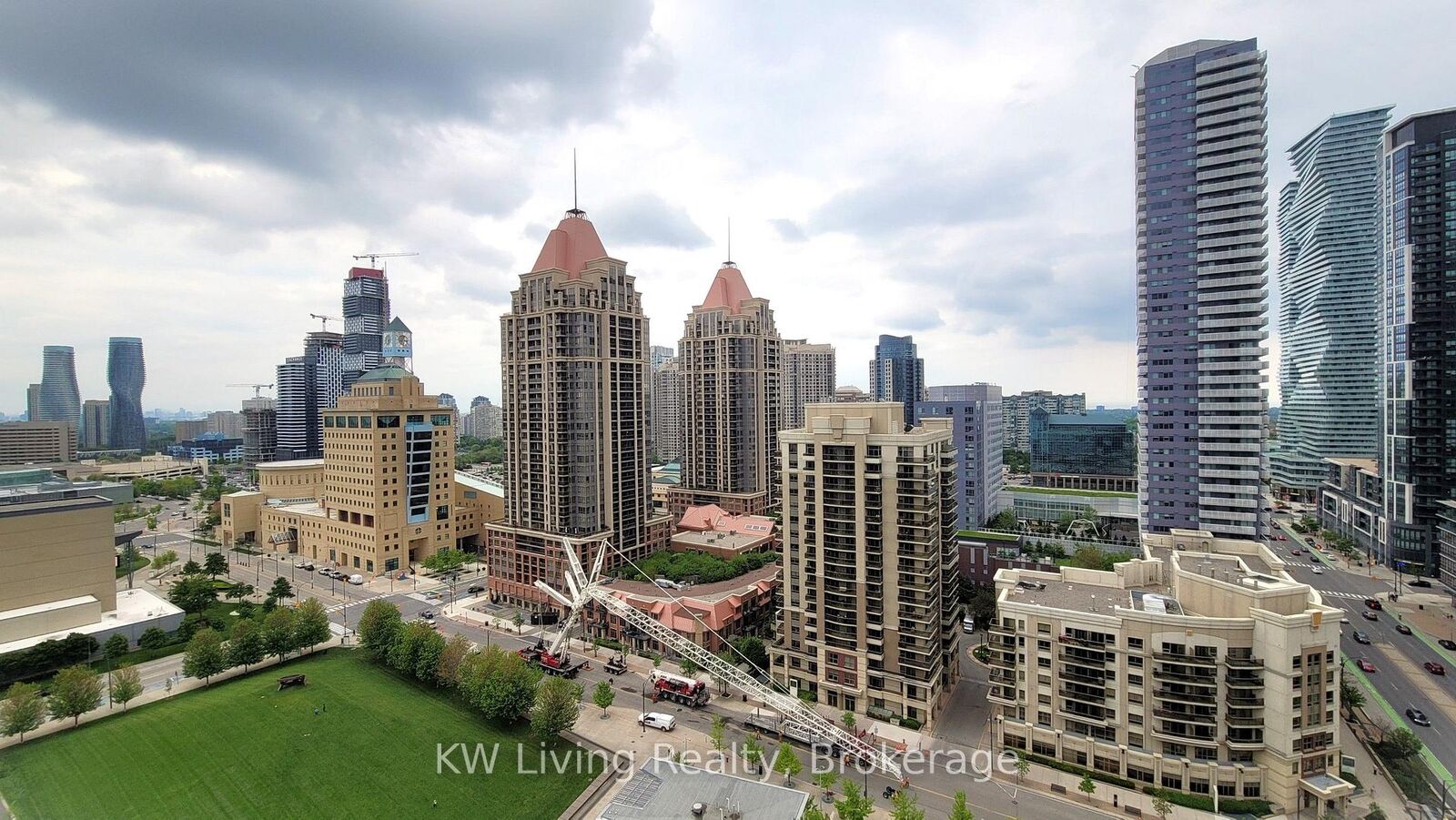 Property Photo: 388 Prince Of Wales Drive 1801 ON L5B 0A1