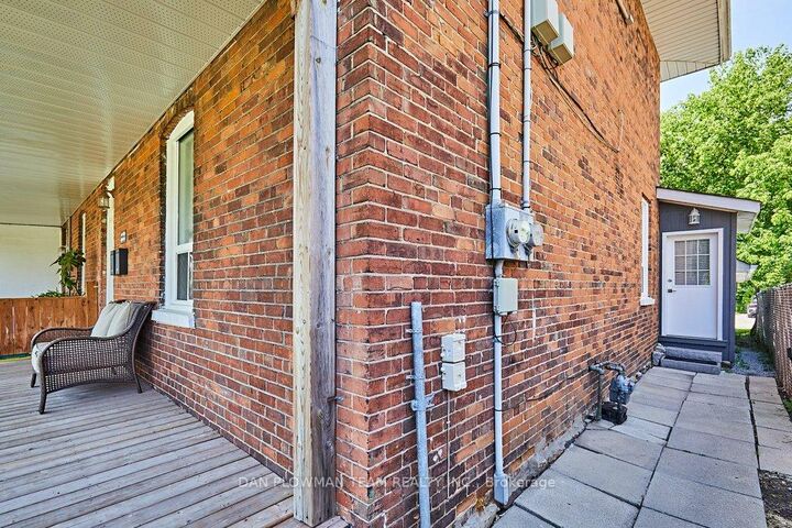 Property Photo:  20 Queen Street  ON K9V 1E9 