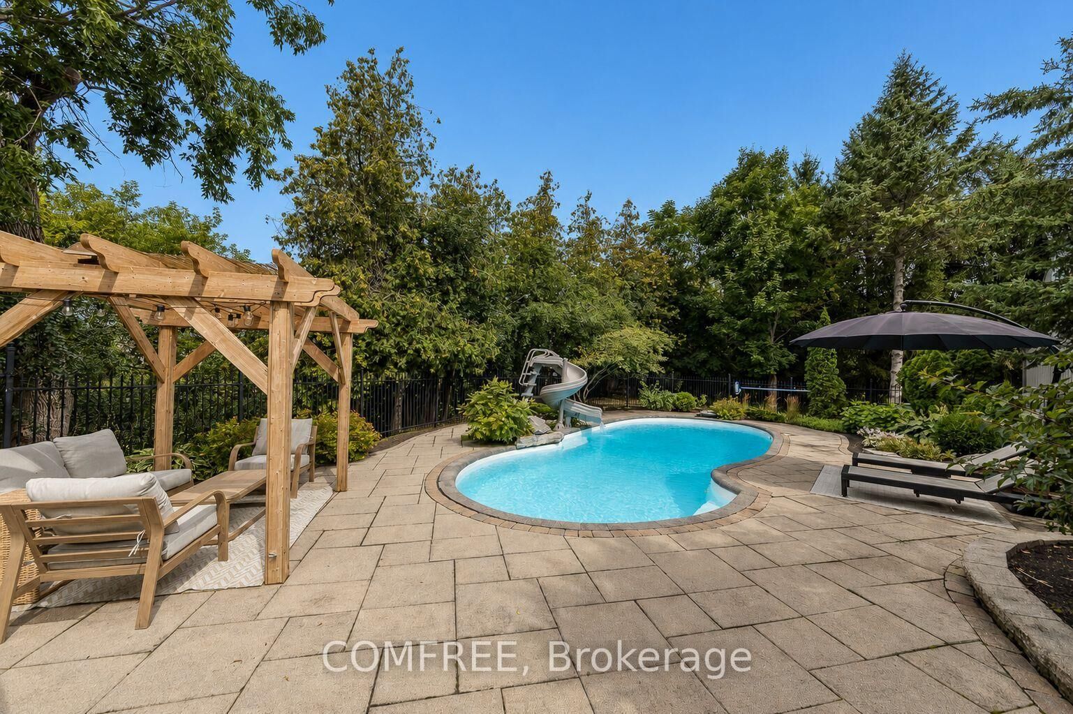 Property Photo: 19 Maric Trail ON K0G 1J0