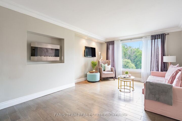 Property Photo:  10 Karen Crescent  ON L3V 3H1 