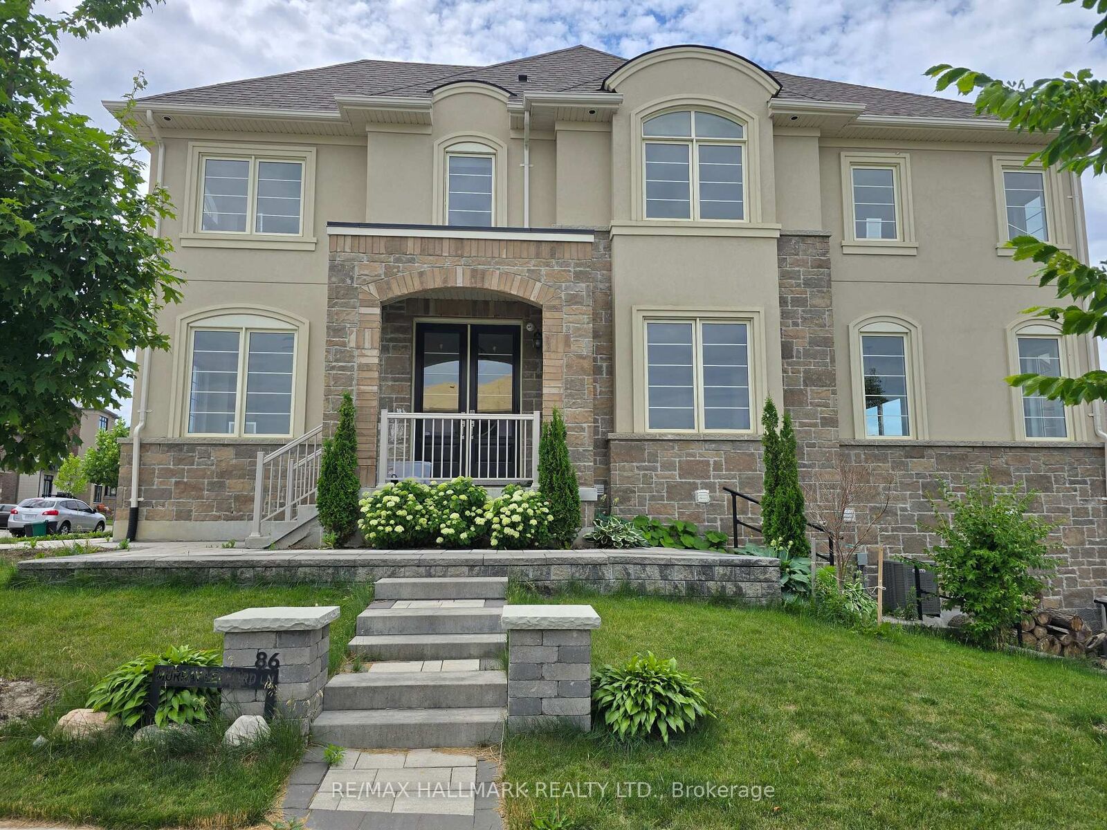 Property Photo:  86 Murray Leonard Lane  ON L9N 0Z6 