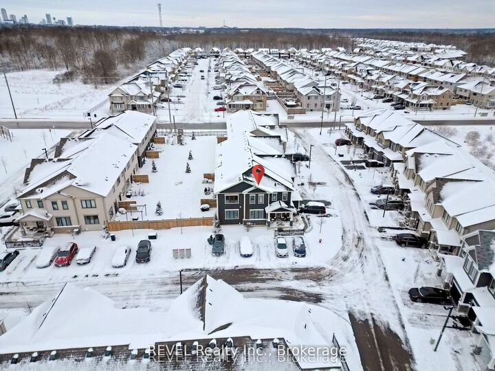 Property Photo: 7789 Kalar Road 38 ON L2H 3T8