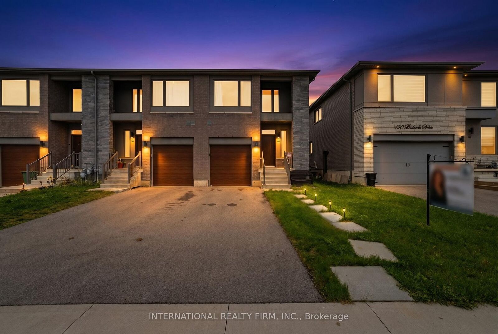 Property Photo:  134 Bedrock Drive  ON L8J 0K6 