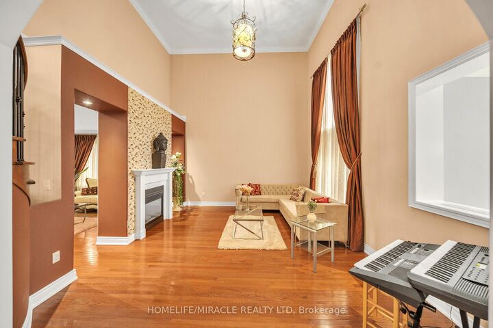 Property Photo: 24 Haywood Drive ON L6X 0W1