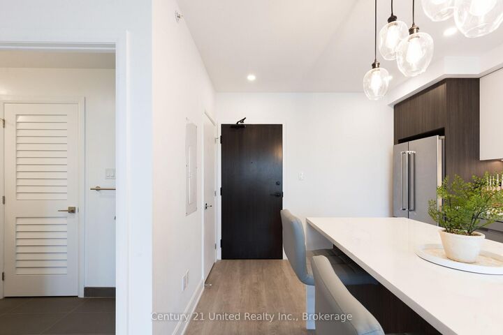 Property Photo:  195 Hunter Street E 705  ON K9H 1G9 