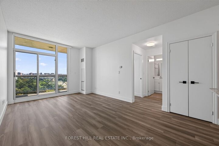 1359 Rathburn Road E 804 — photo 1