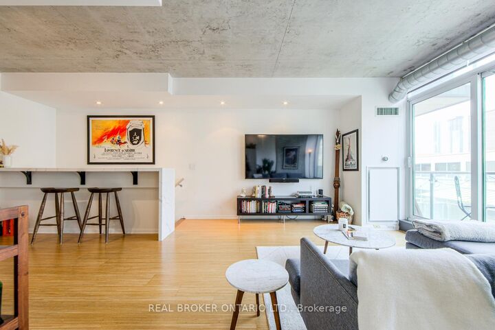 Property Photo:  333 Adelaide Street E 732  ON M5A 1N3 
