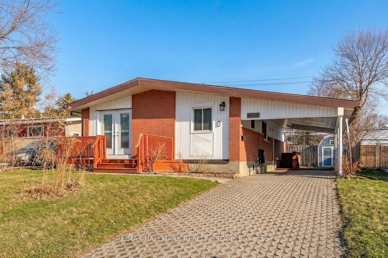 Property Photo: 2223 Halifax Drive ON K1G 2W4