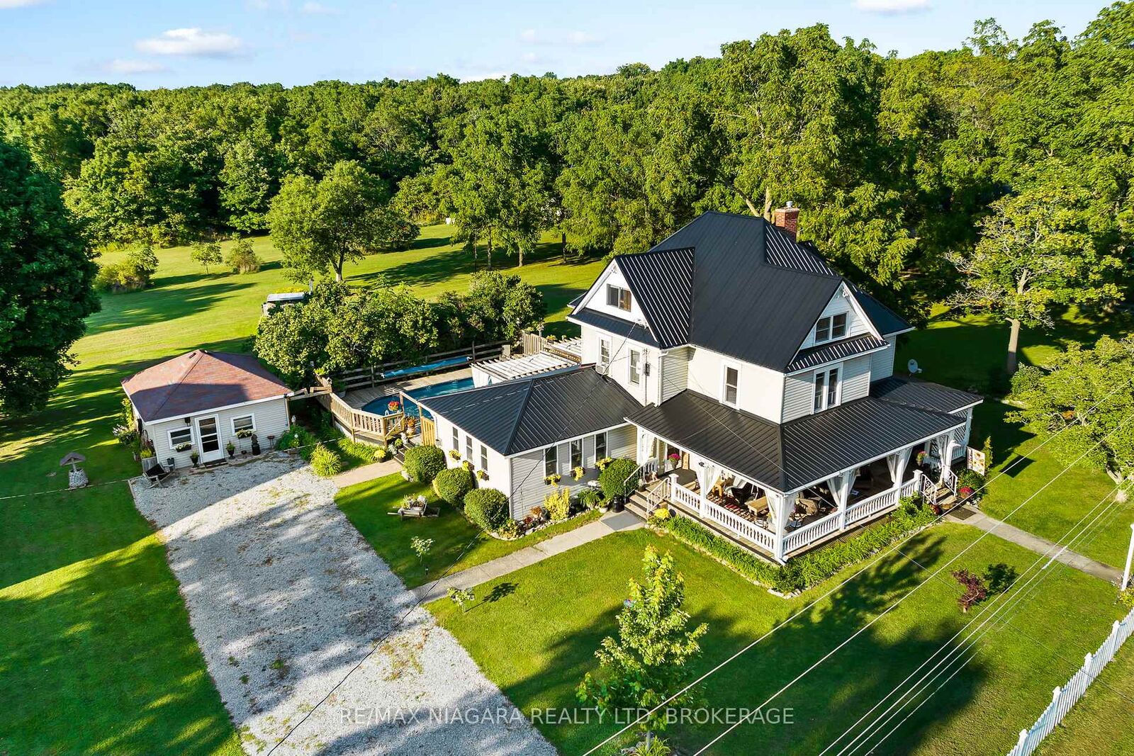 Property Photo: 11562 Lakeshore Road ON L3K 5V4