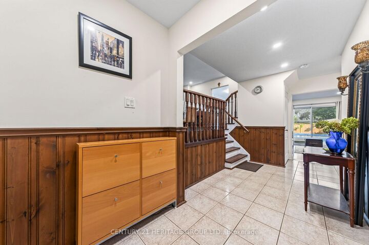 Property Photo:  38 Kitsilano Crescent  ON L4C 5A5 