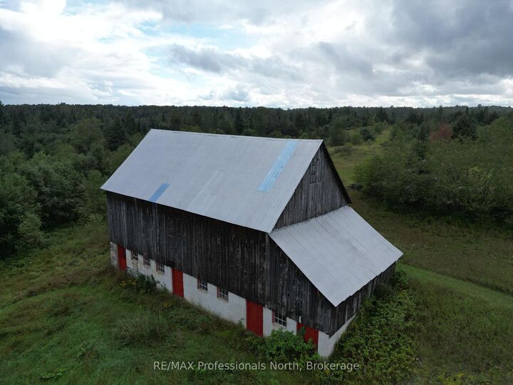 Property Photo: 1418 Sedgwick Road ON K0M 2K0