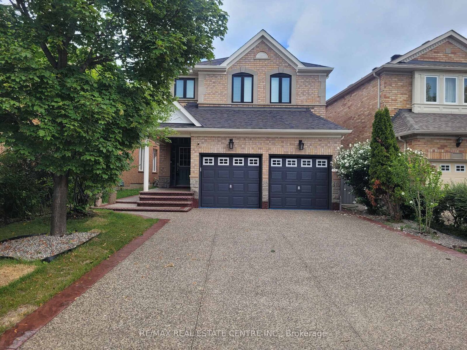 Property Photo:  3081 Mission Hill Drive  ON L5M 0B8 
