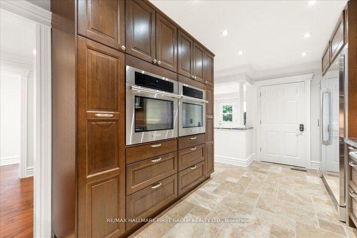 Property Photo: 986 Mountcastle Crescent ON L1V 5J3