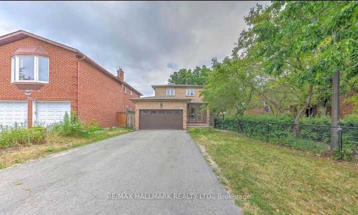 Property Photo: 27 Pugsley Avenue ON L4C 8V2