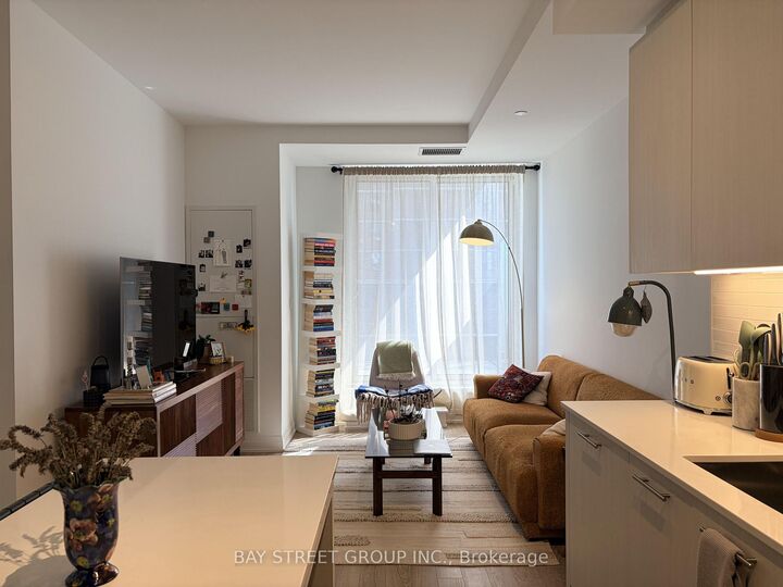 Photo de la propriété:  286 Main Street 508  ON M4C 0B8 