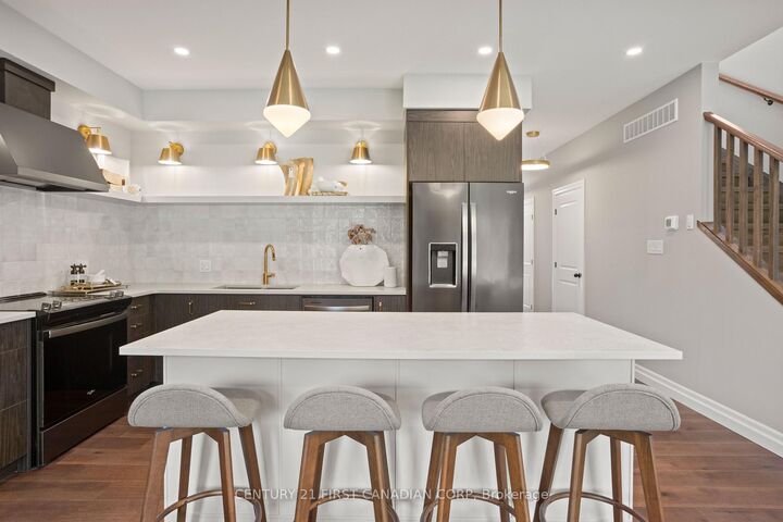 Property Photo: 6973 Heathwoods Avenue ON N6P 1H3